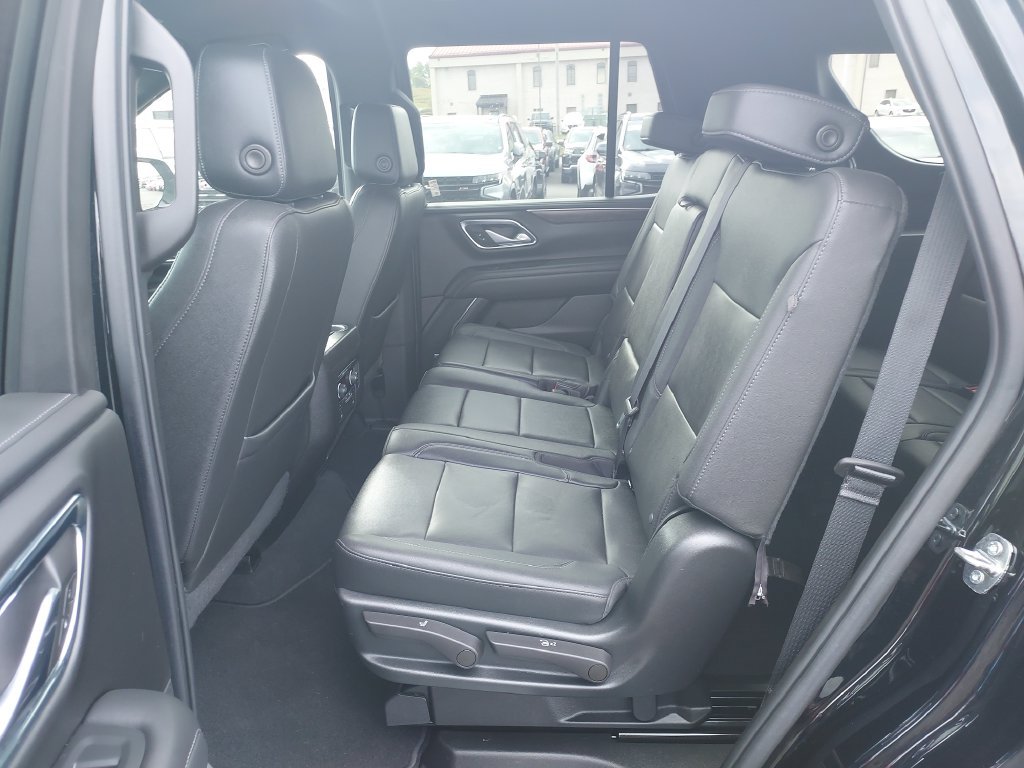 Used 2022 Black Chevrolet Z71 image 14