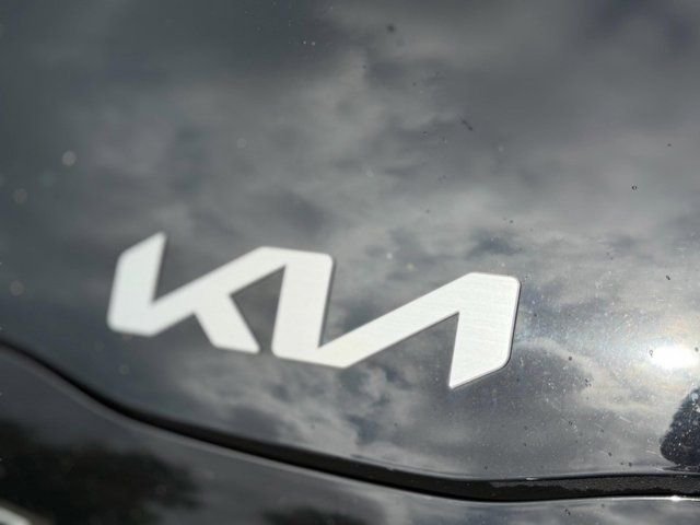 Used 2022 Black Kia LX image 9