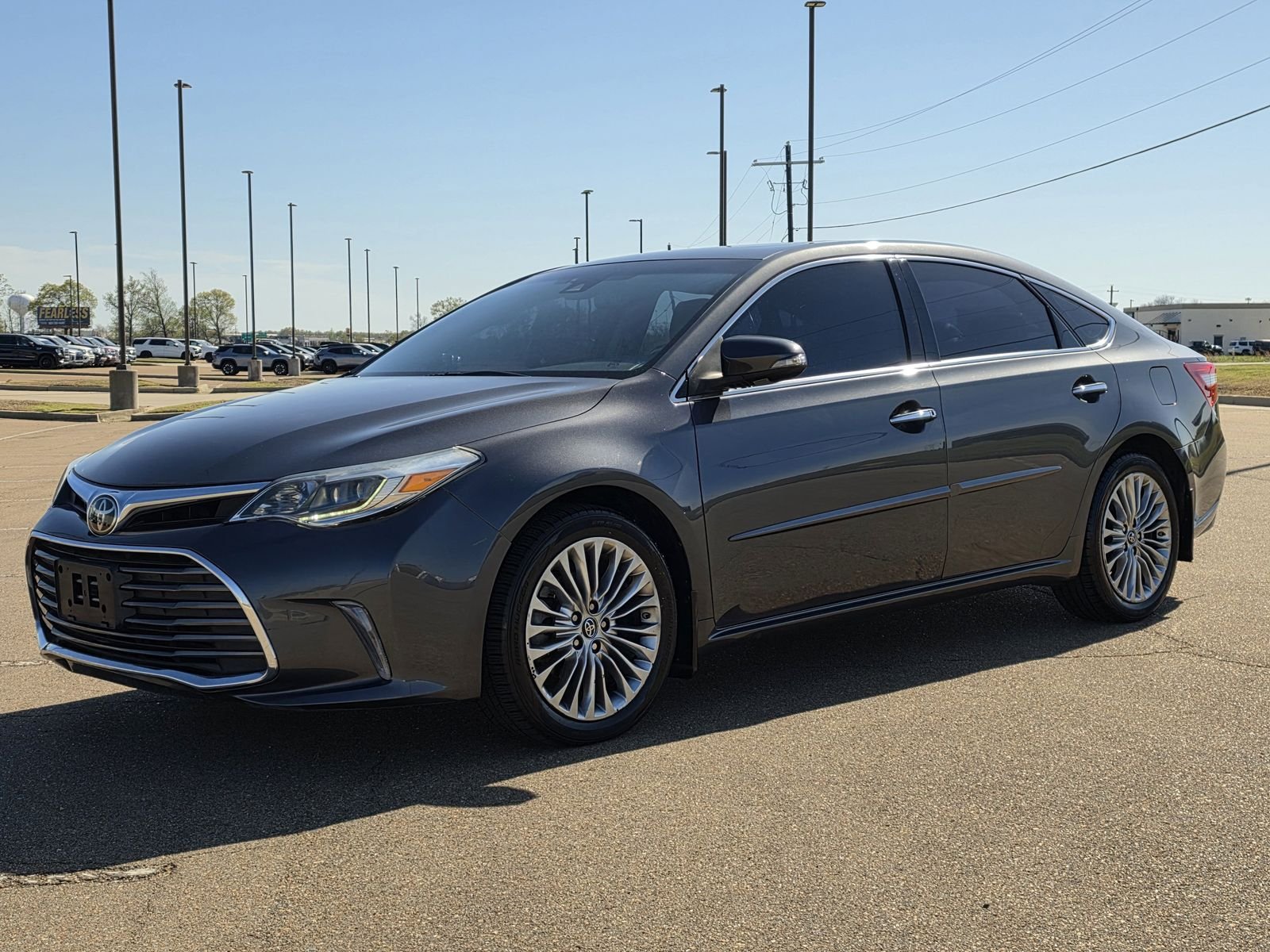 2017 Toyota Avalon Limited's photo