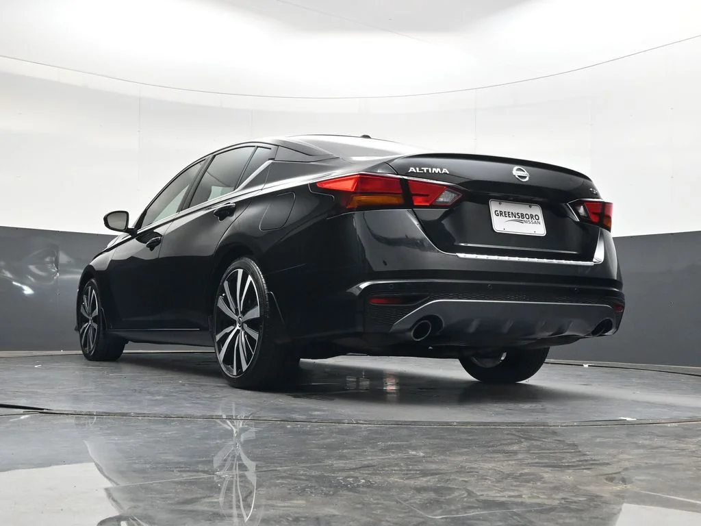 Used 2021 Black Nissan 2.5 SR image 47