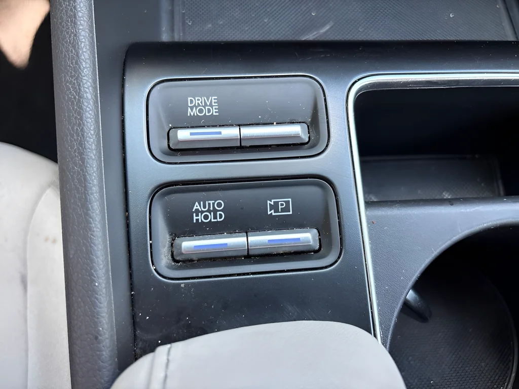 Used 2025 Silver Hyundai SEL image 32