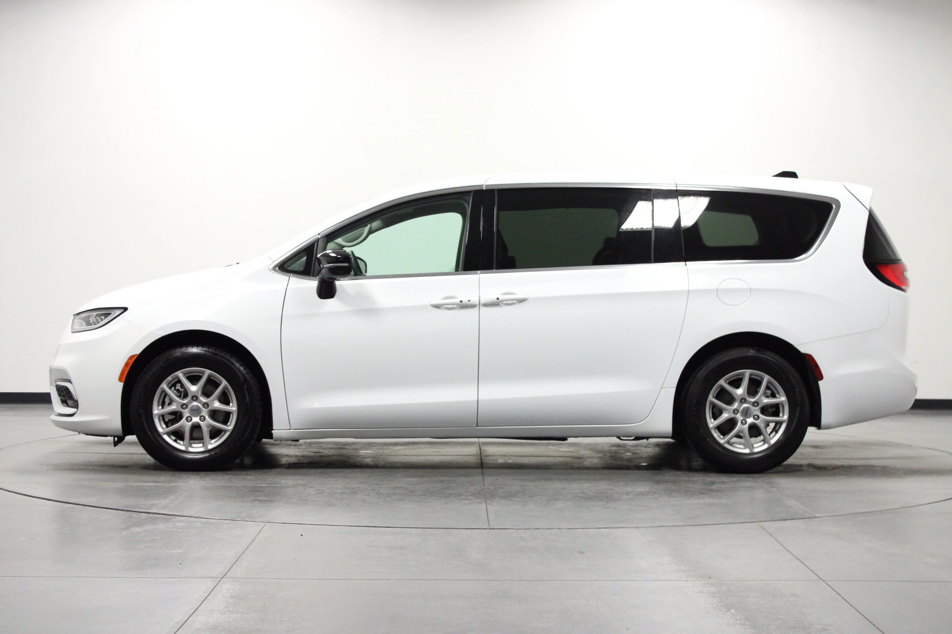 Used 2024 Bright White Clearcoat Chrysler Touring L image 7