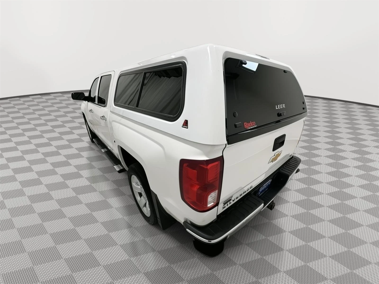 Used 2018 SUMMIT WHITE Chevrolet LTZ image 3