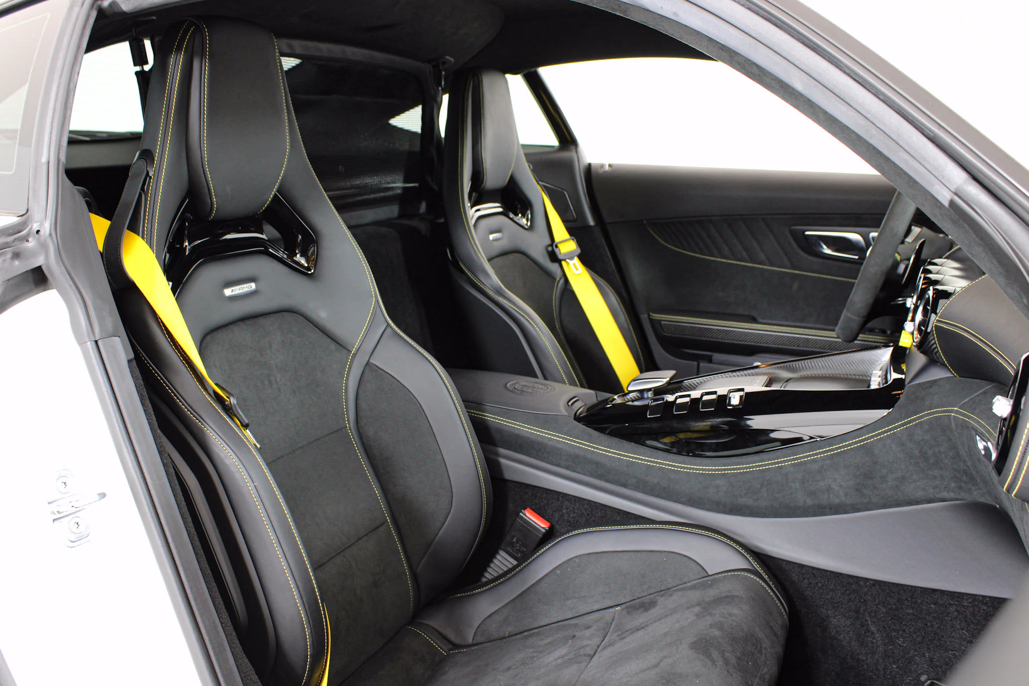 Used 2020 White Mercedes-Benz R PRO image 28