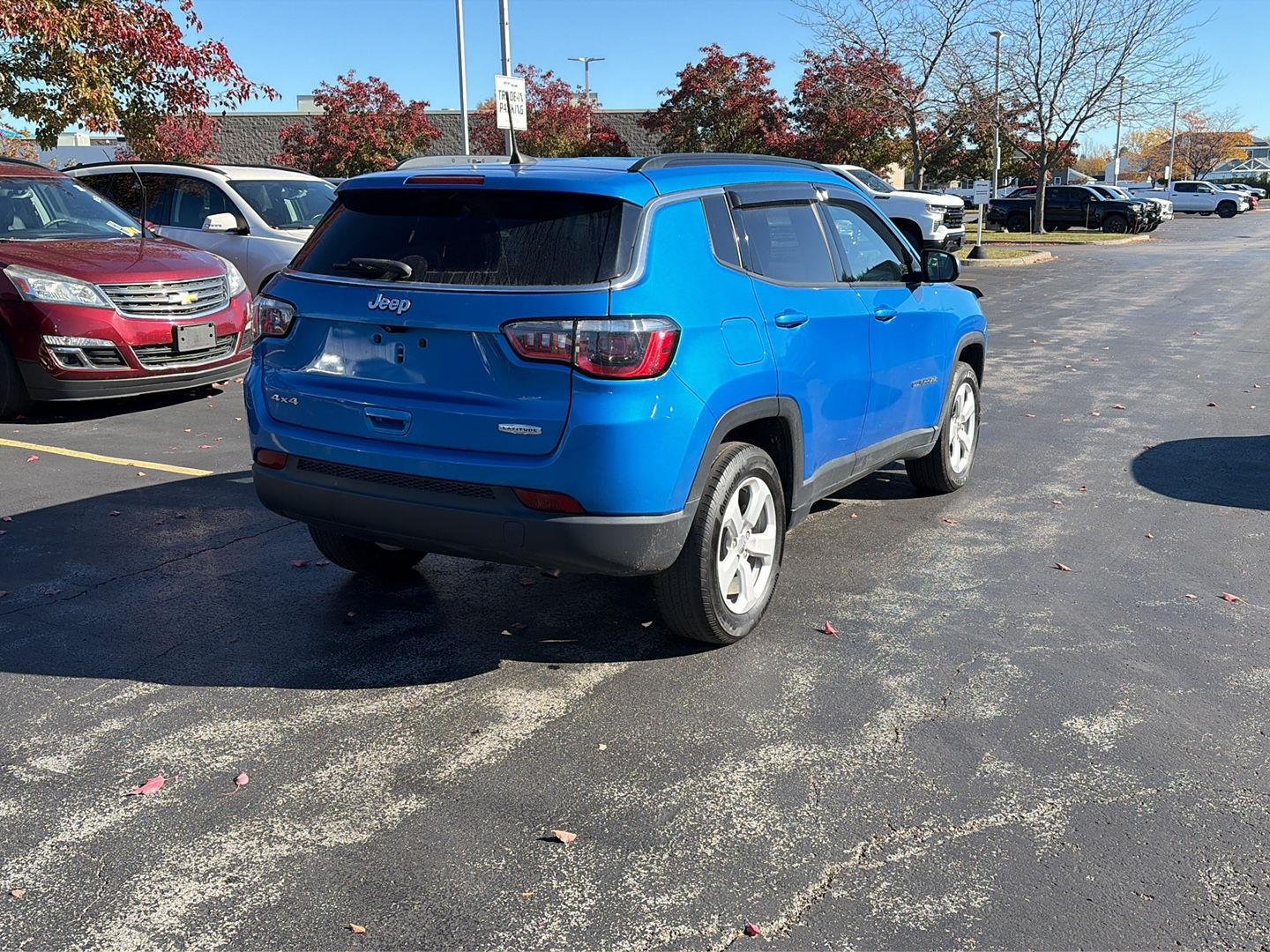 Used 2020 Laser Blue Pearlcoat Jeep Latitude image 7