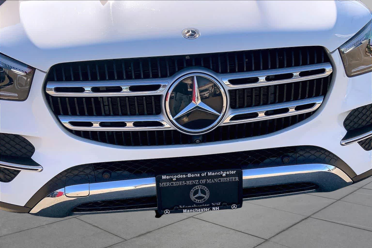 Certified Used 2024 Polar White Mercedes-Benz GLE 450e Plug-In Hybrid image 32