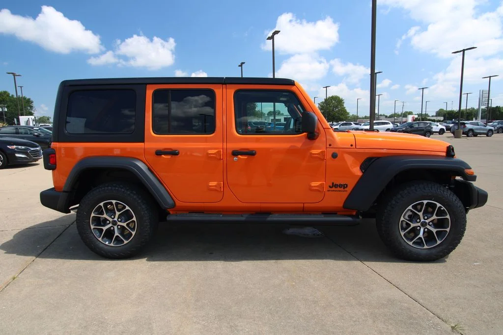 New 2026 Joose Jeep Sport S image 4