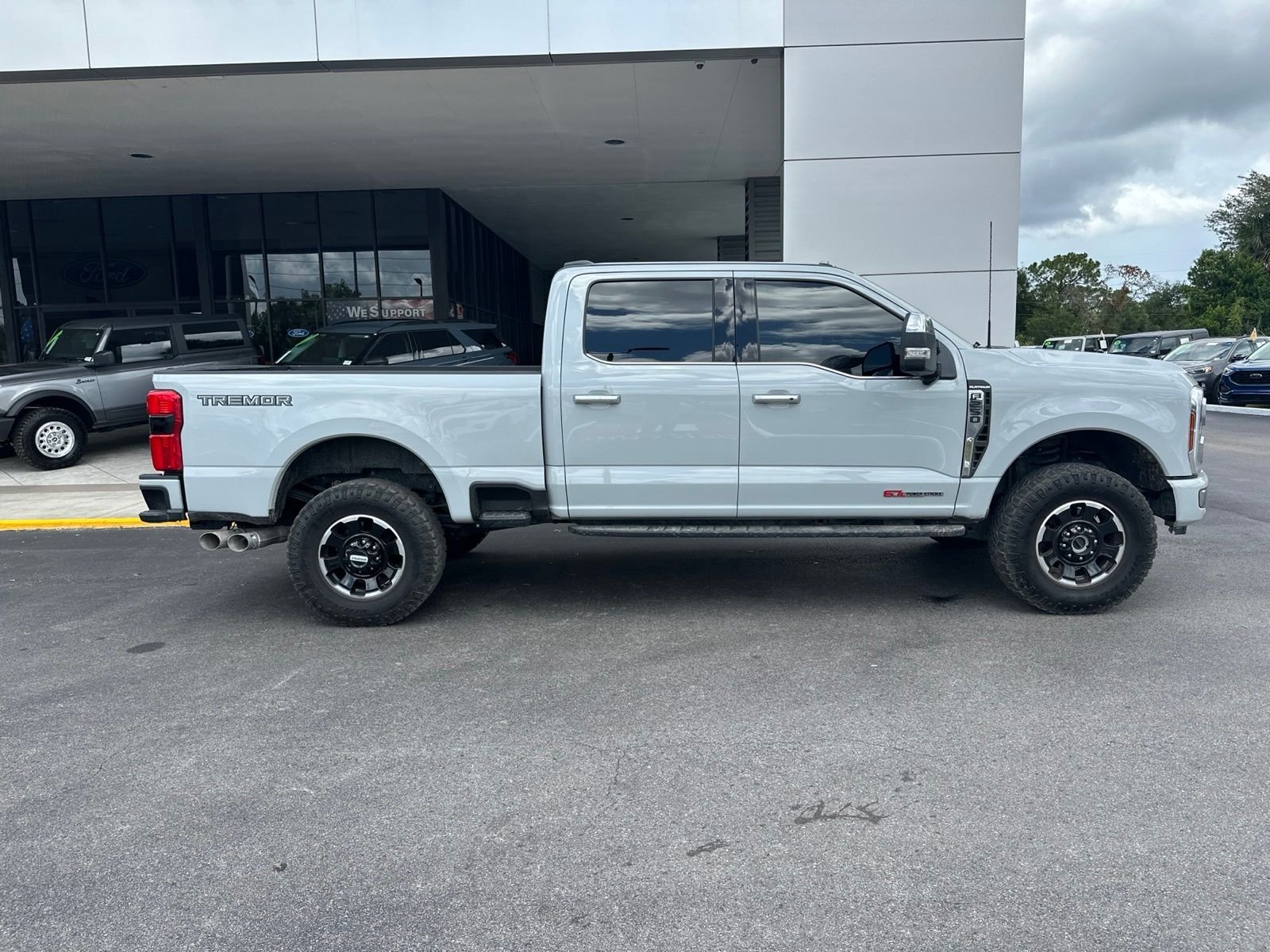 Used 2026 Avalanche Ford Platinum image 2