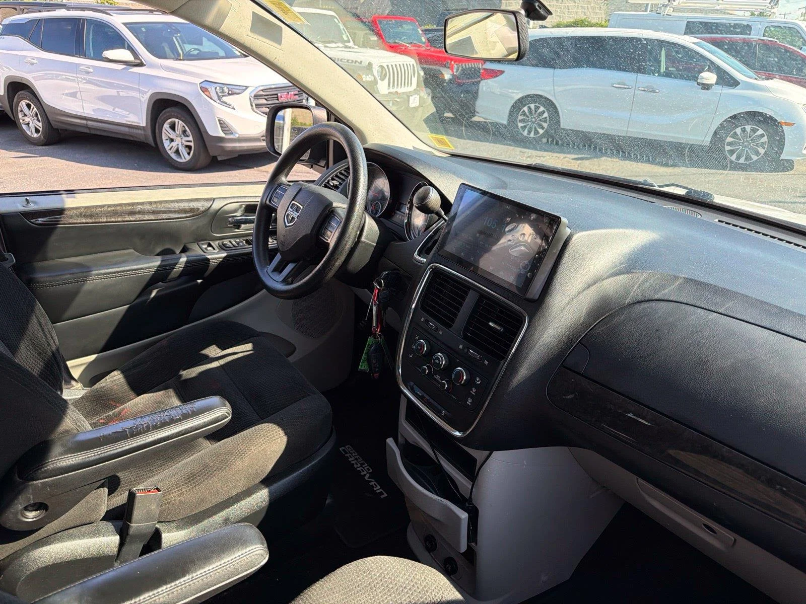 Used 2017 White Dodge SE image 12