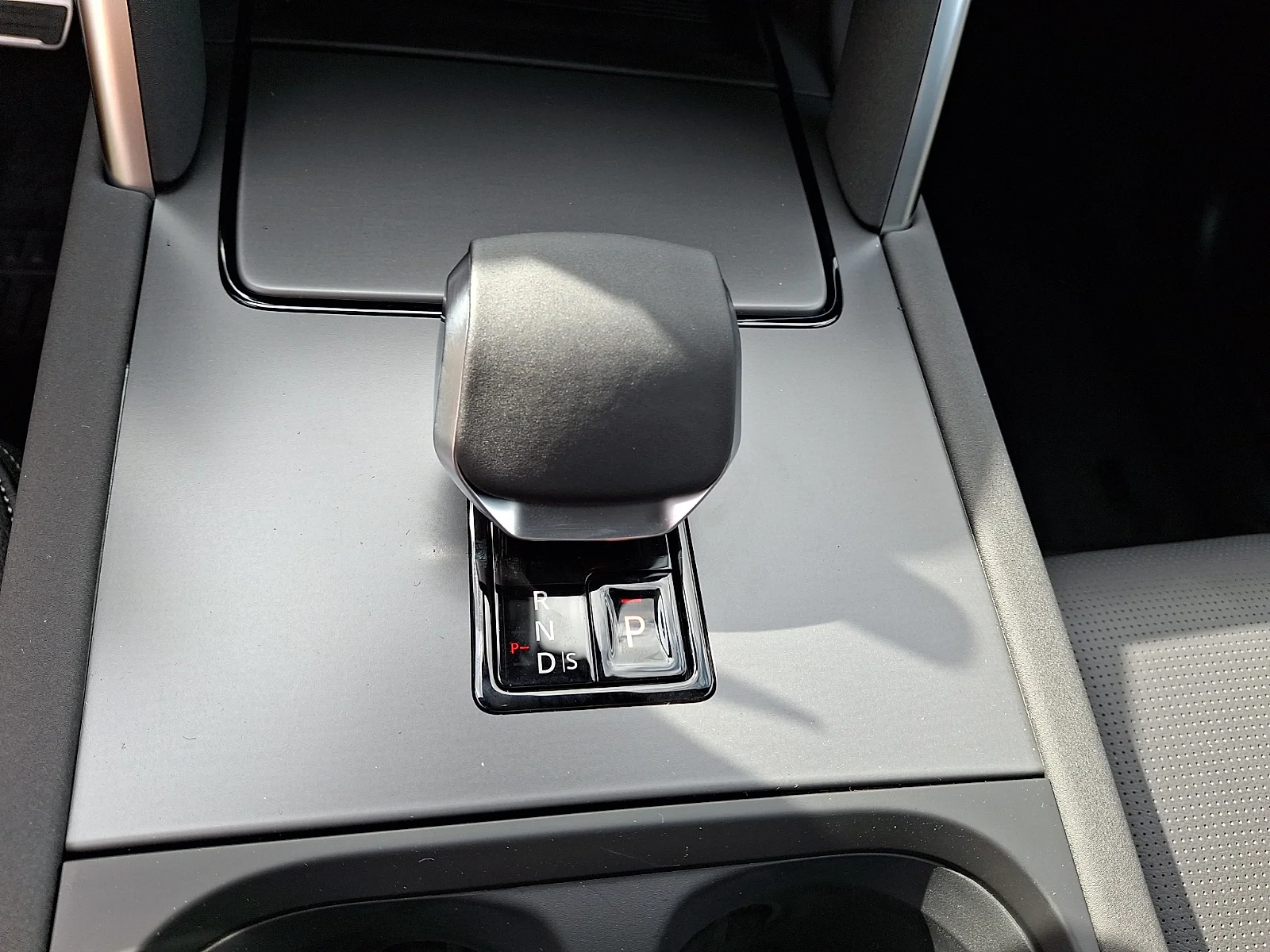 New 2026 Fuji White Land Rover Landmark image 12
