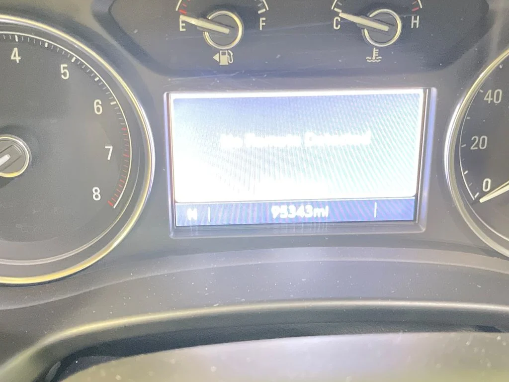 Used 2020 White Buick Essence image 22
