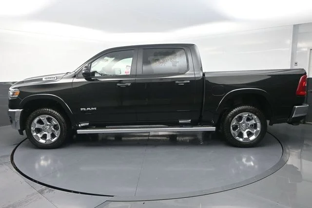 New 2026 Diamond Black Crystal Pearl-Coat Exterior Paint RAM Big Horn/Lone Star image 6