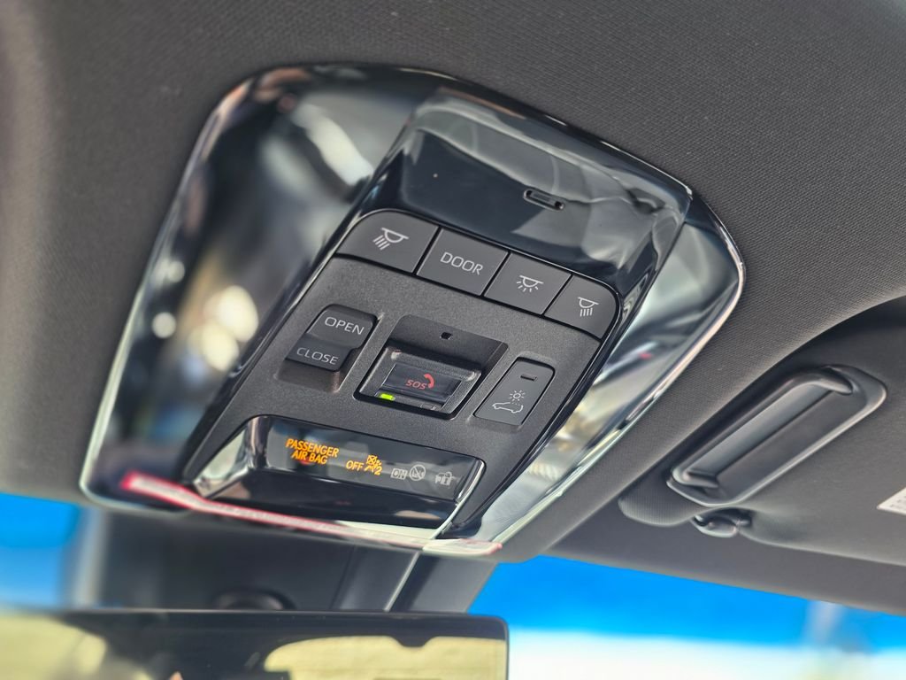 2024 Toyota Venza XLE - Photo 28