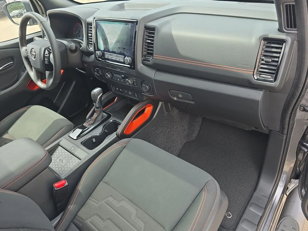 Used 2022  Nissan PRO-4X image 39