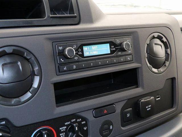 New 2025 Oxford White Ford E-350 SRW image 15