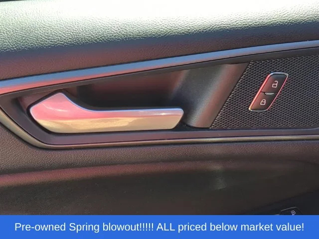 Used 2020 Black Ford SE image 21