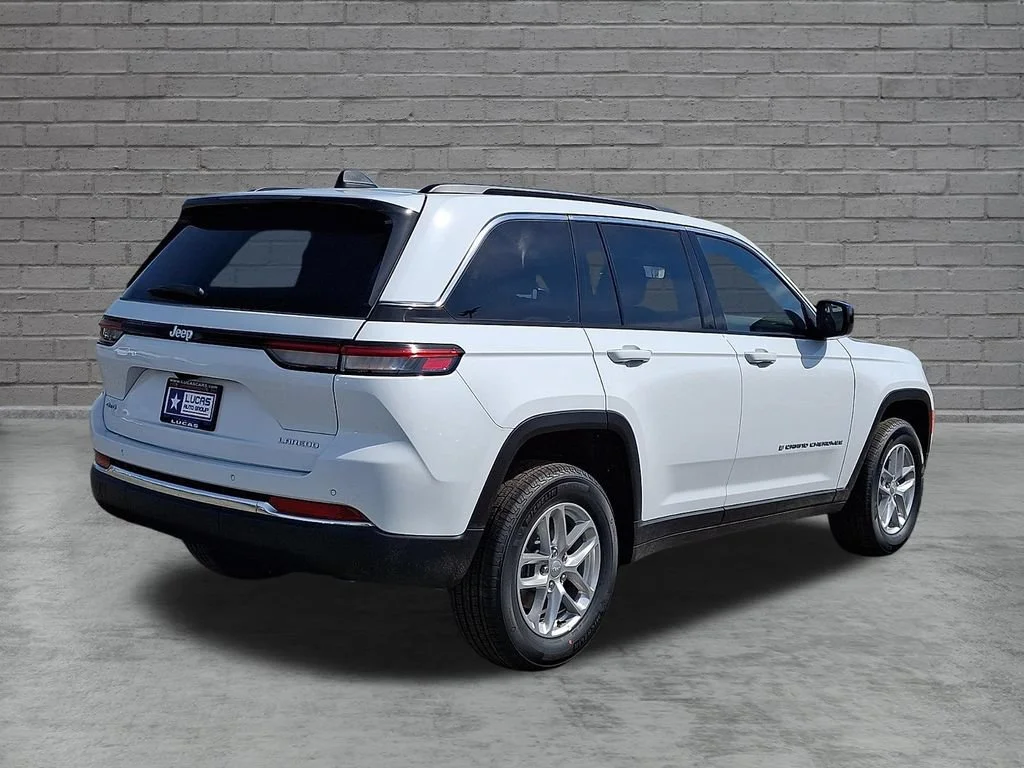 New 2026 Bright White Clearcoat Jeep Laredo X image 8
