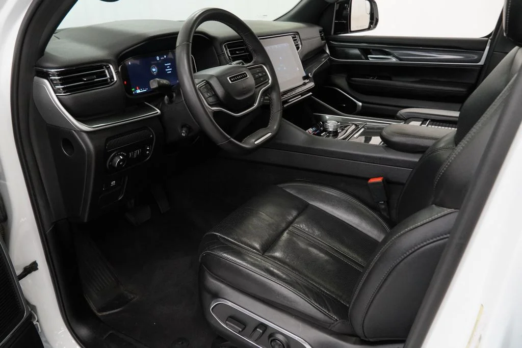 Certified Used 2023 White Jeep Base image 19