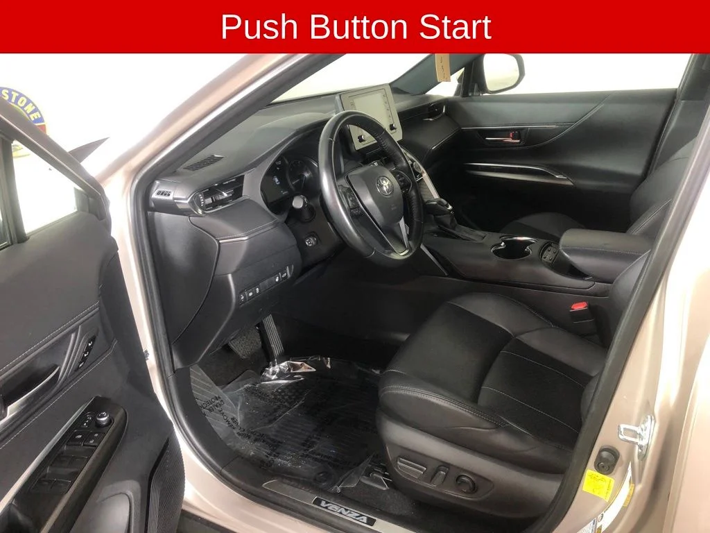 Used 2021 Silver Toyota XLE image 8