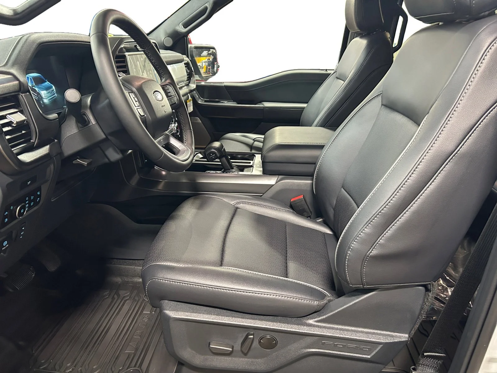 New 2026 Avalanche Ford Lariat image 14