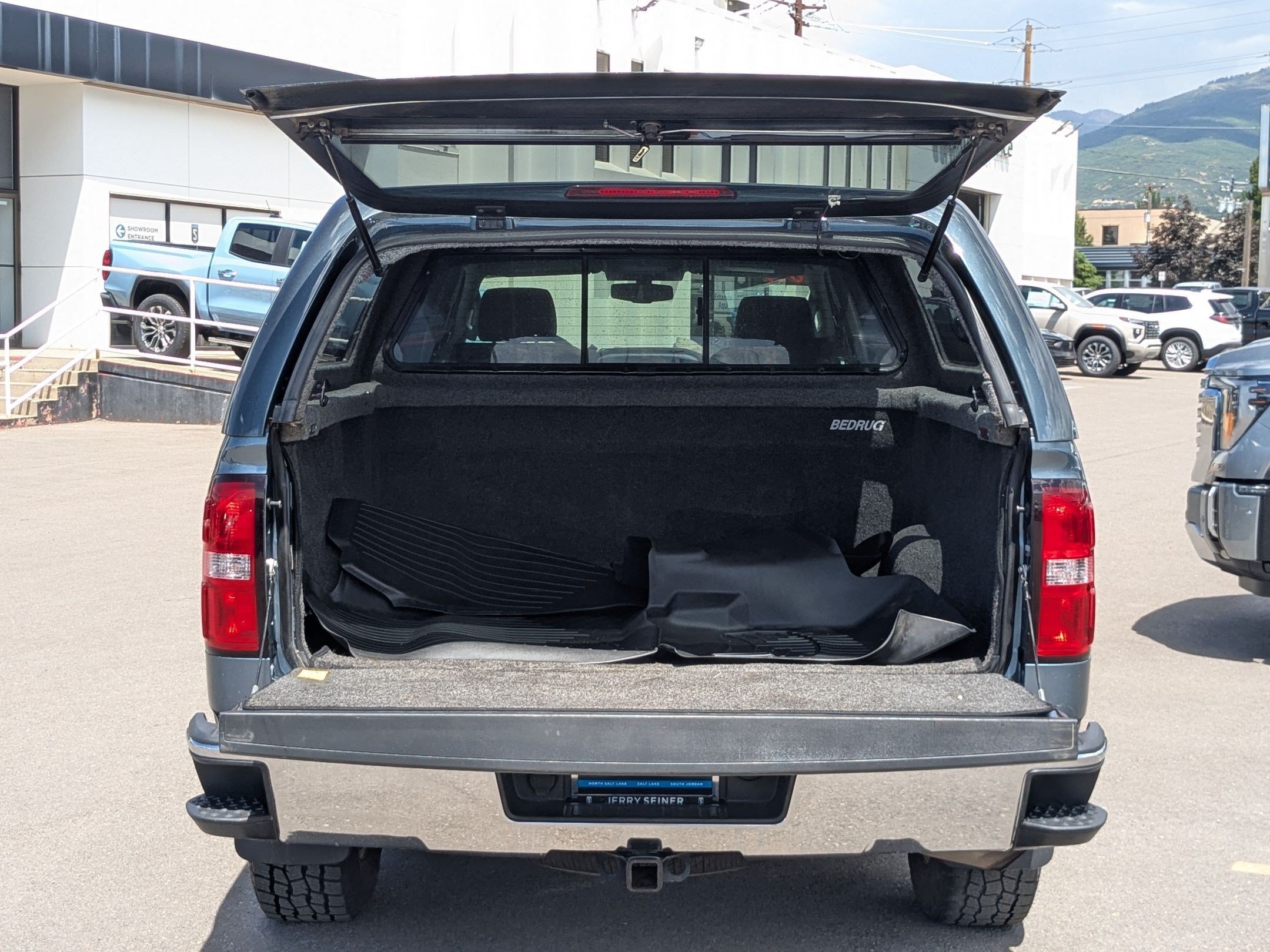 Used 2014 Stealth Gray Metallic GMC SLE image 30