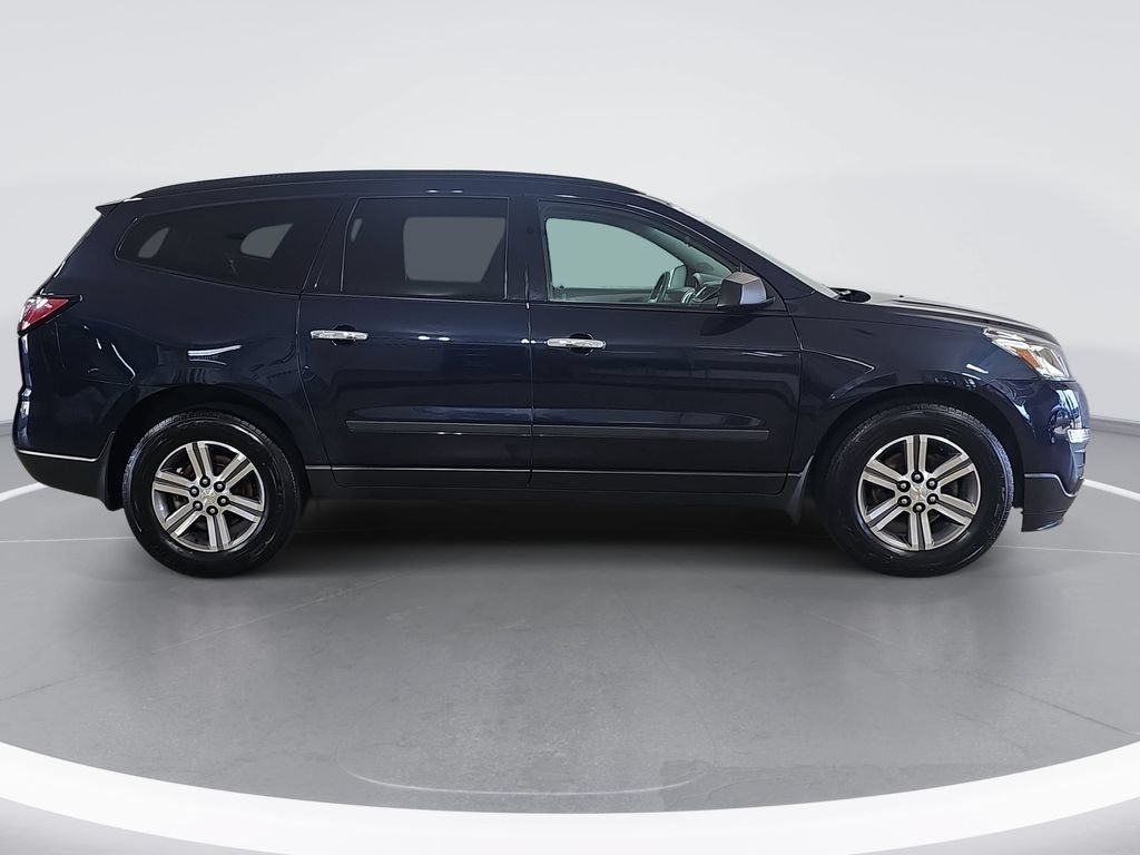 Used 2017 Chevrolet Traverse LS with VIN 1GNKVFKD5HJ149756 for sale in Hudsonville, MI