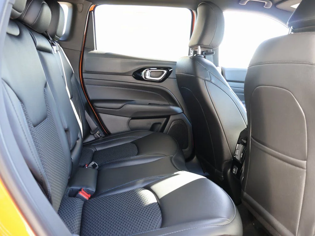 New 2026 Joose Exterior Paint Jeep Latitude image 12