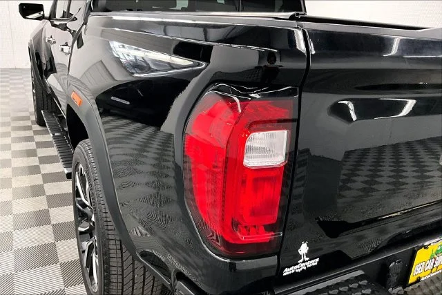 Used 2023 Onyx Black GMC Denali image 37
