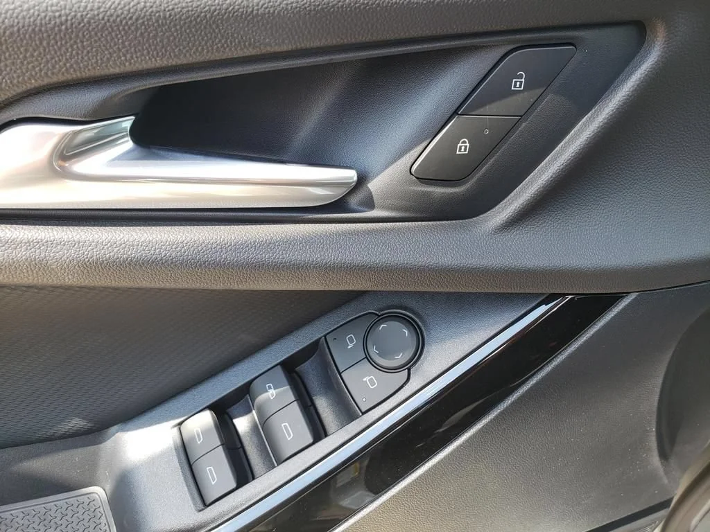 2027 Chevrolet Equinox LT - Photo 26
