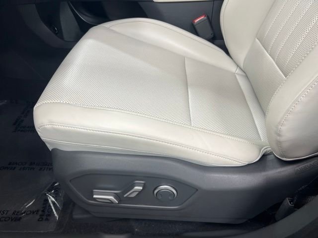 Used 2026 Black Hyundai SEL image 15
