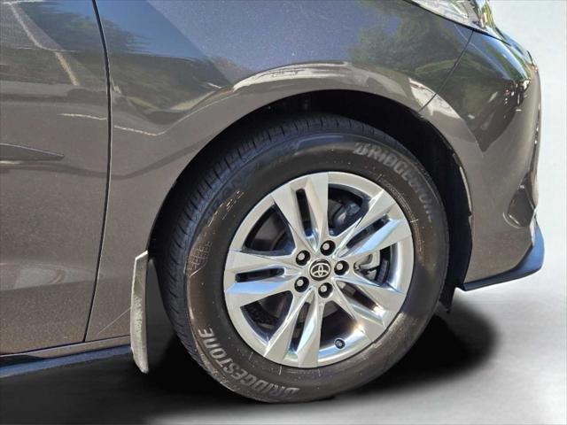 2024 Toyota Sienna Limited - Photo 10