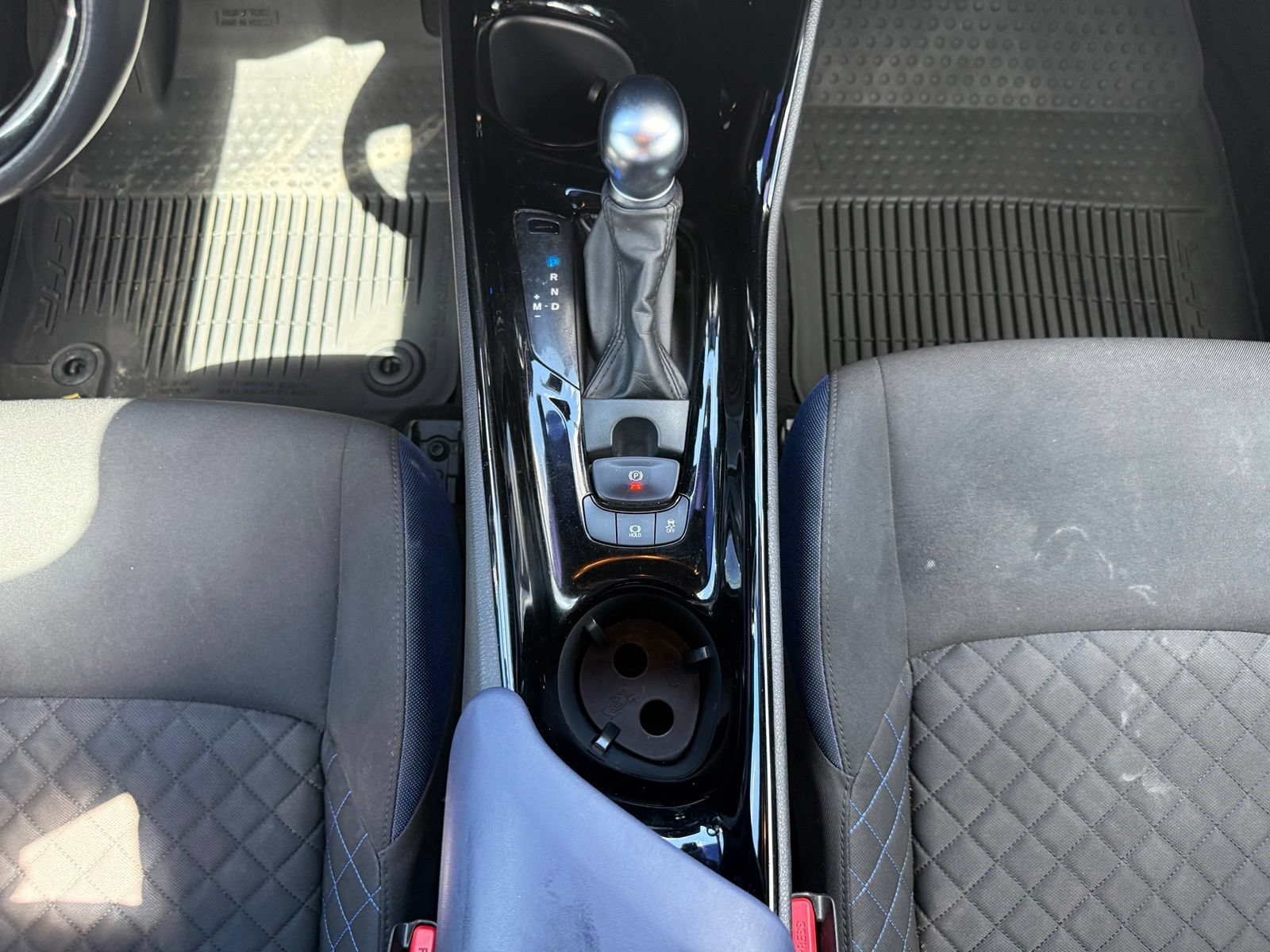 2022 Toyota C-HR XLE - Photo 26