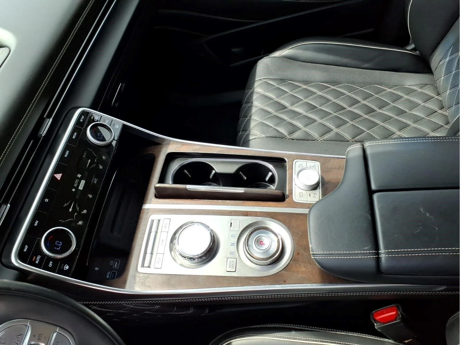 Used 2024  GENESIS 3.5T AWD image 23