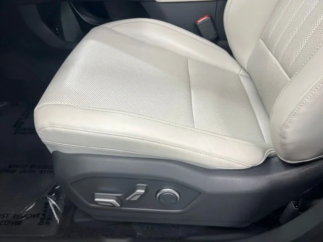 Used 2026 Black Hyundai SEL image 15
