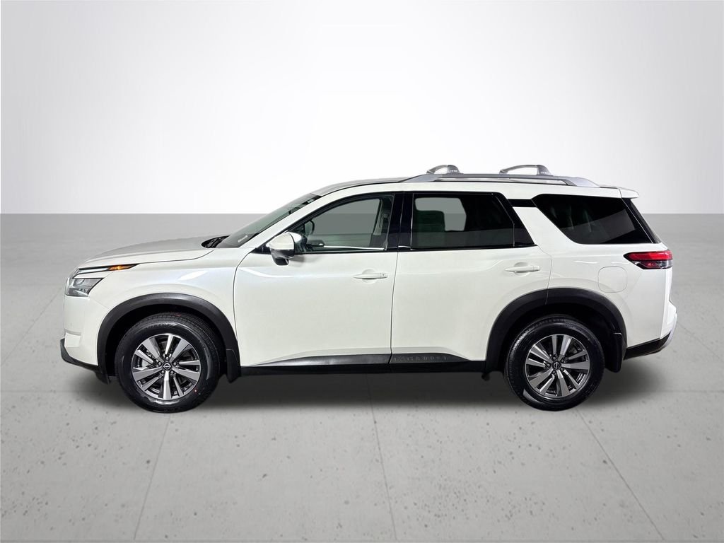 Used 2023 White Nissan SL image 9