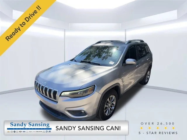 Used 2019 Silver Jeep Latitude Plus image 1