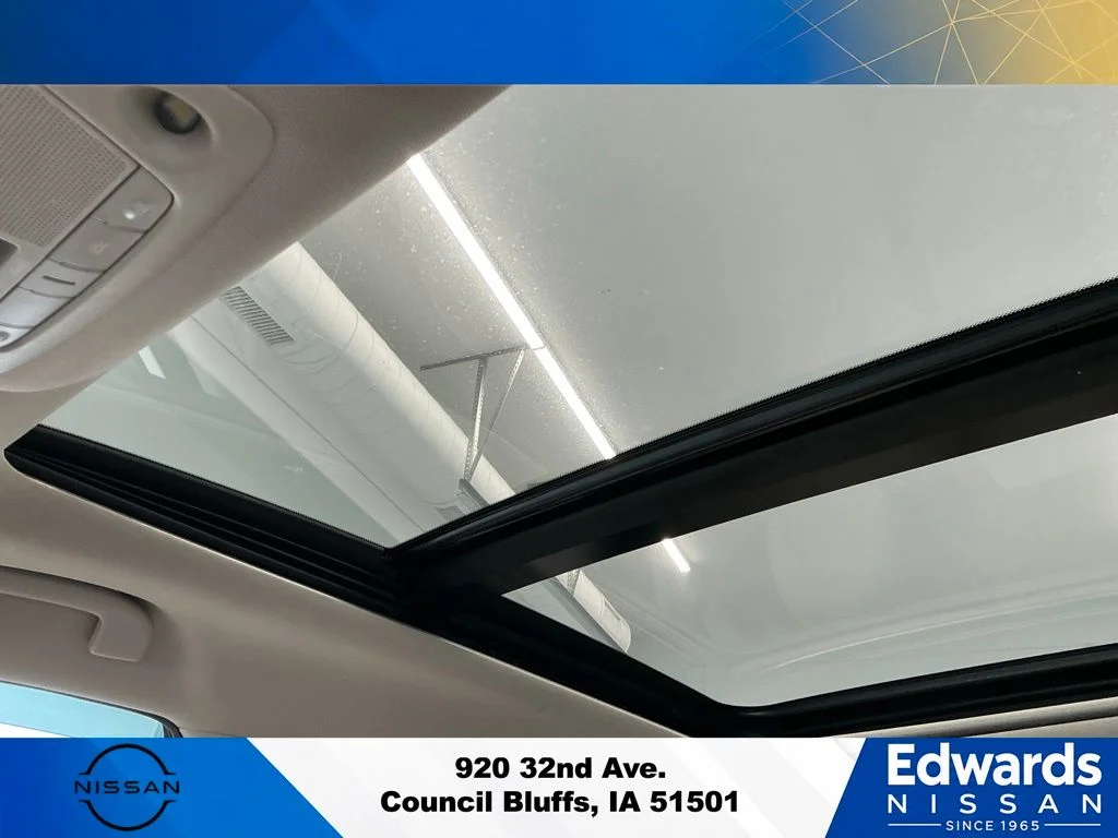 Used 2017 White Nissan SV image 30