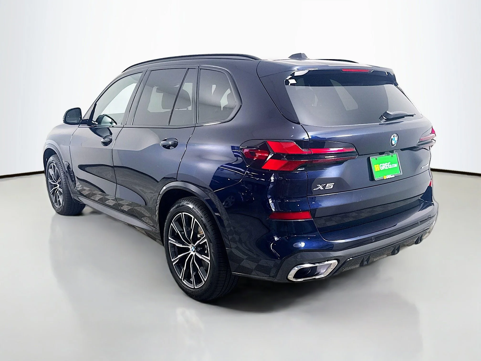 Used 2026 Carbon Black Metallic BMW sDrive40i image 5