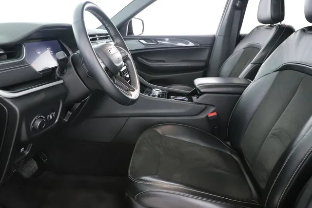 Used 2021 Gray Jeep Altitude image 16