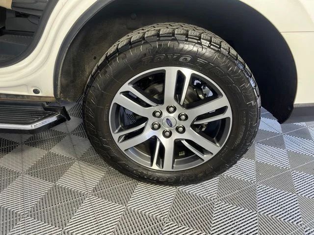 Used 2022 White Ford XLT image 56
