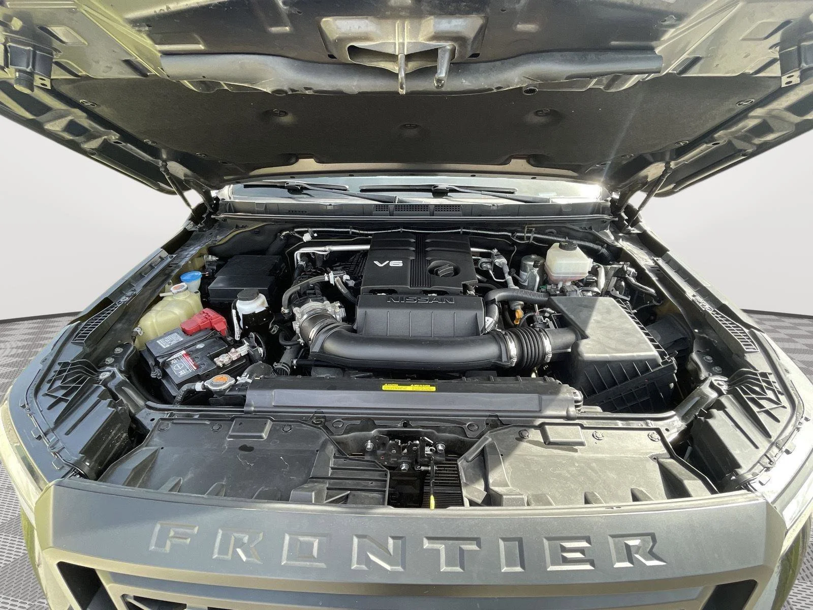 Used 2022 Super Black Nissan S image 8