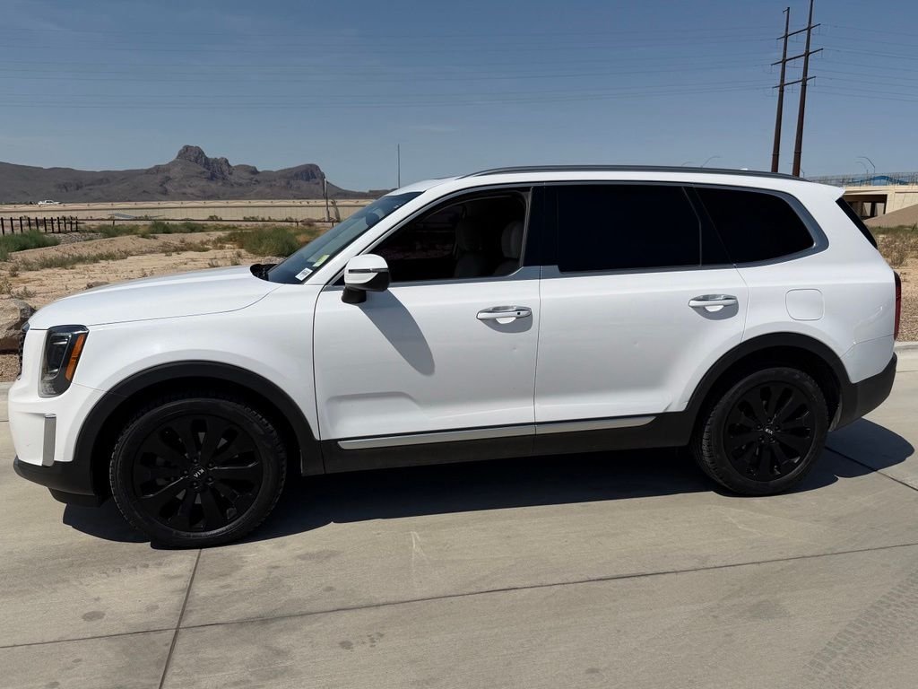 Used 2021 White Kia S image 4