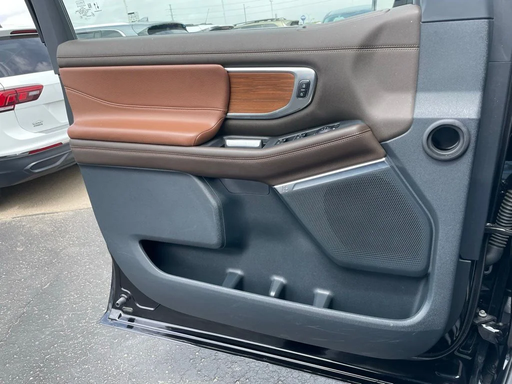 Used 2025 Black Metallic Ford King Ranch image 64