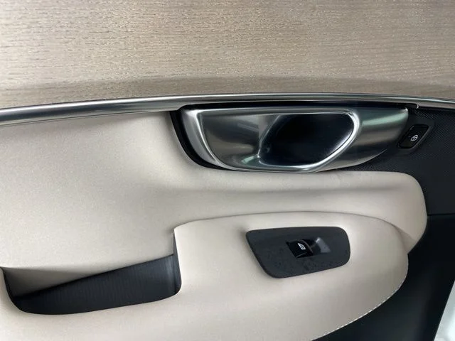 2025 Volvo XC90 Core - Photo 39