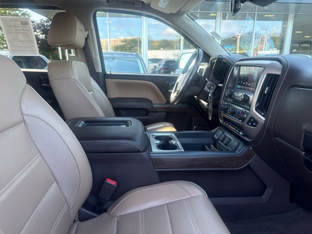 Used 2018 White GMC Denali image 28