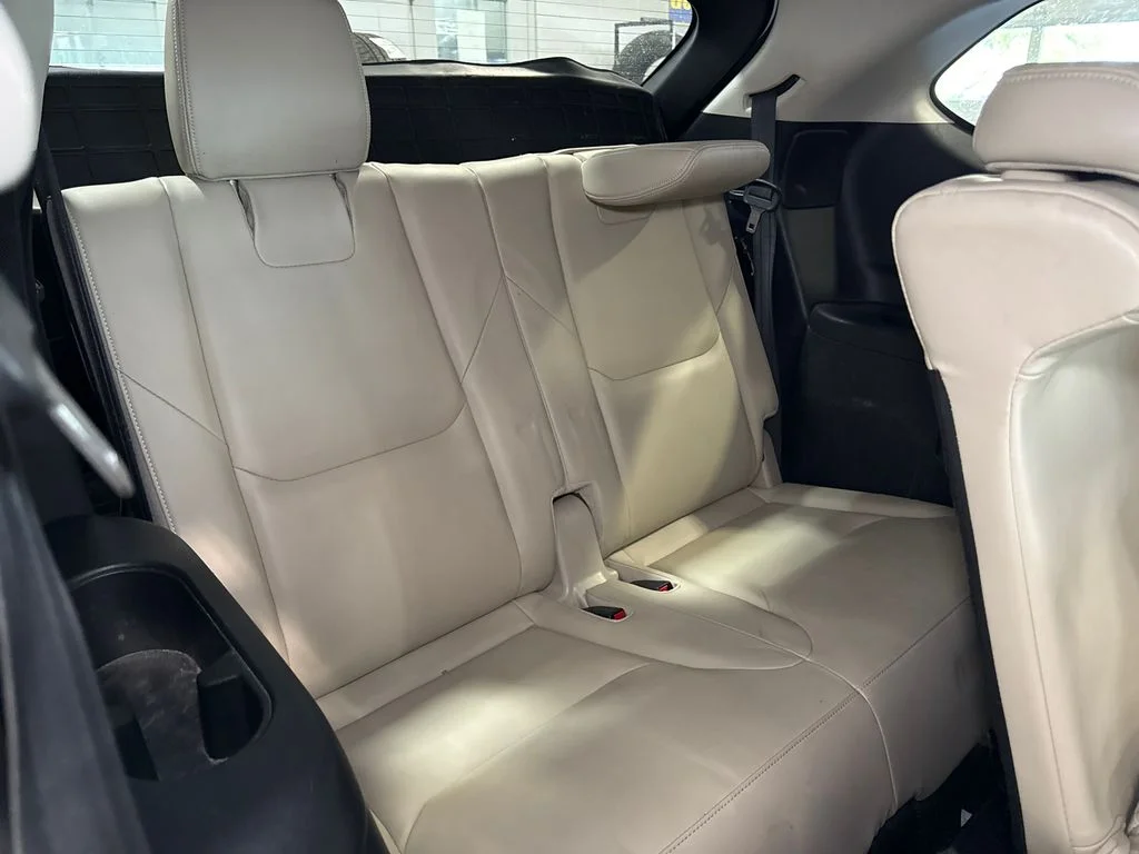 Used 2018 White Mazda Touring image 17