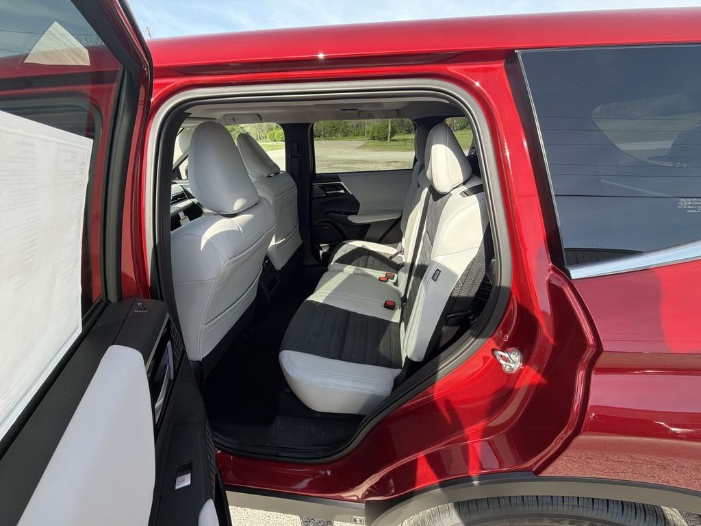 New 2026 Red Mitsubishi SE image 23