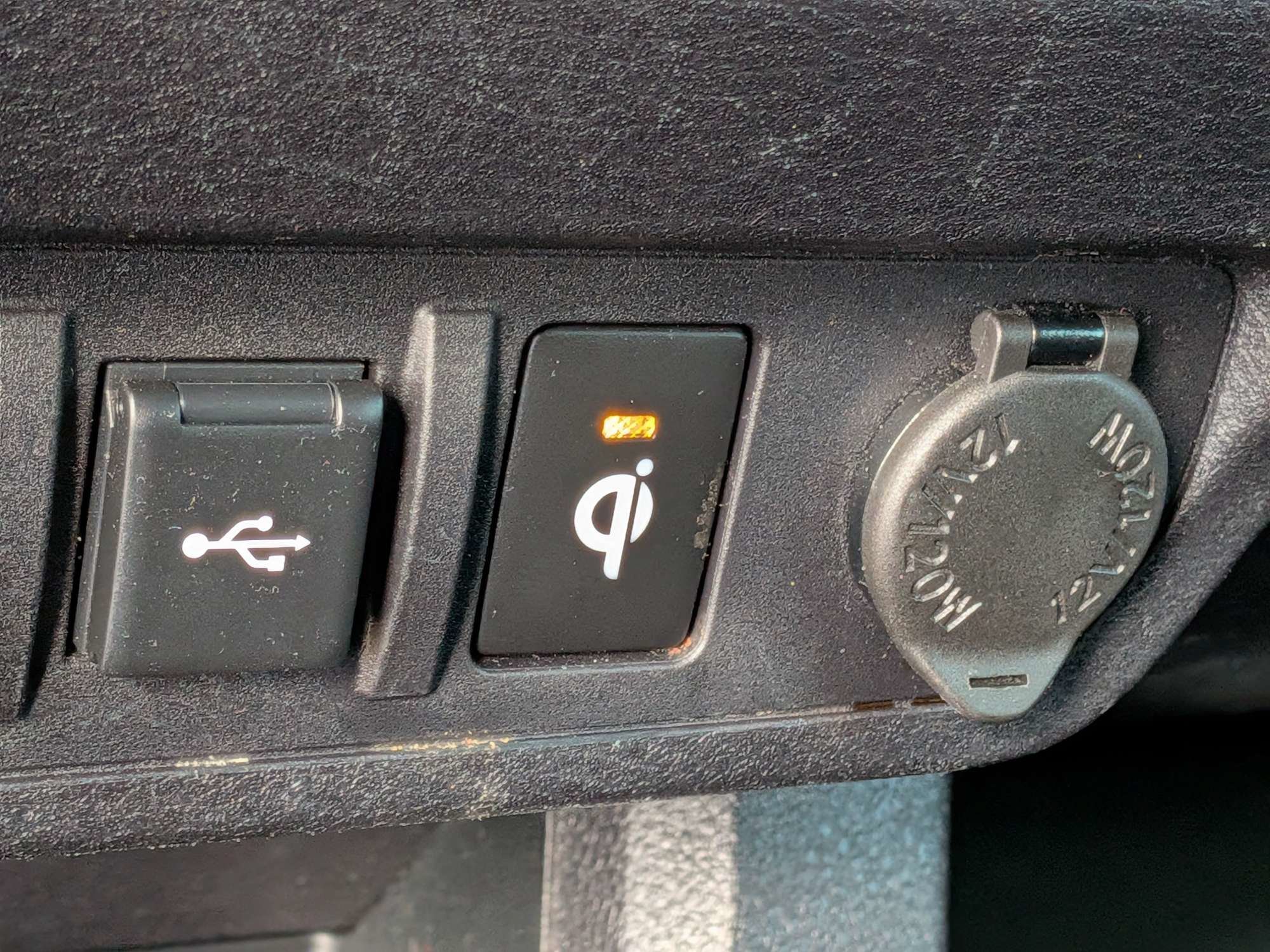 Used 2022  Toyota  image 23