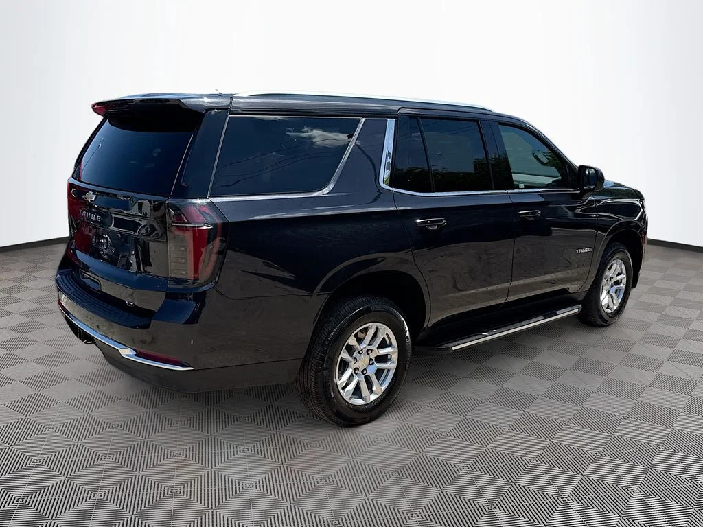 Used 2025 Gray Chevrolet LT image 6