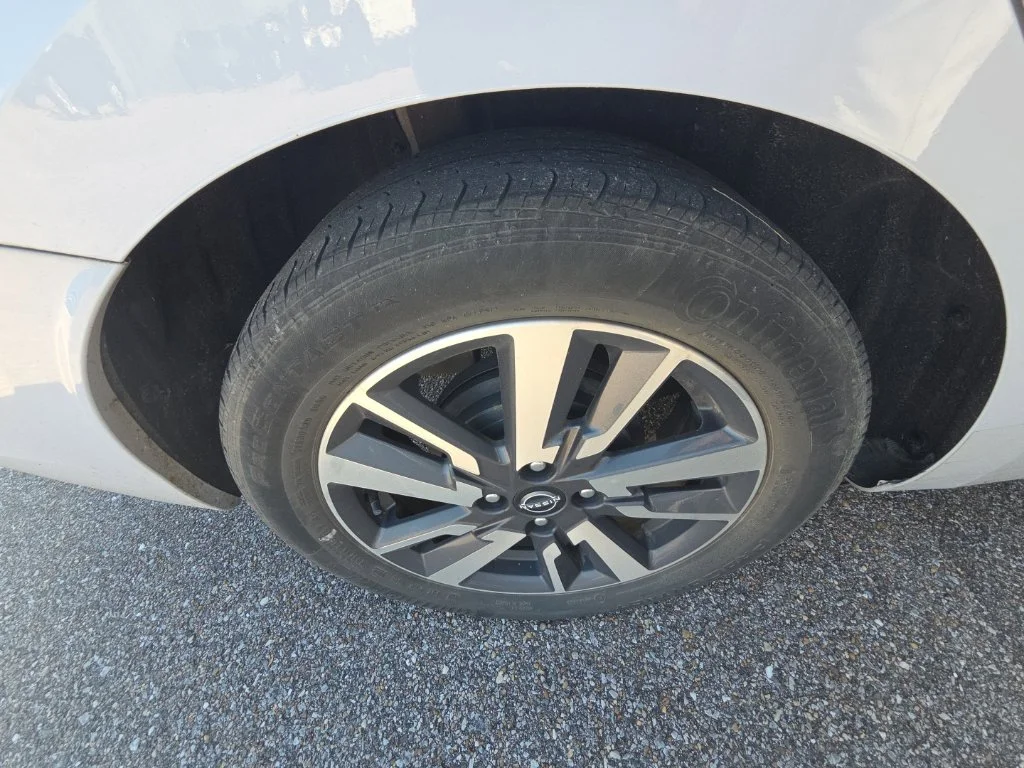 Used 2023 Gray Nissan 1.6 SV image 8